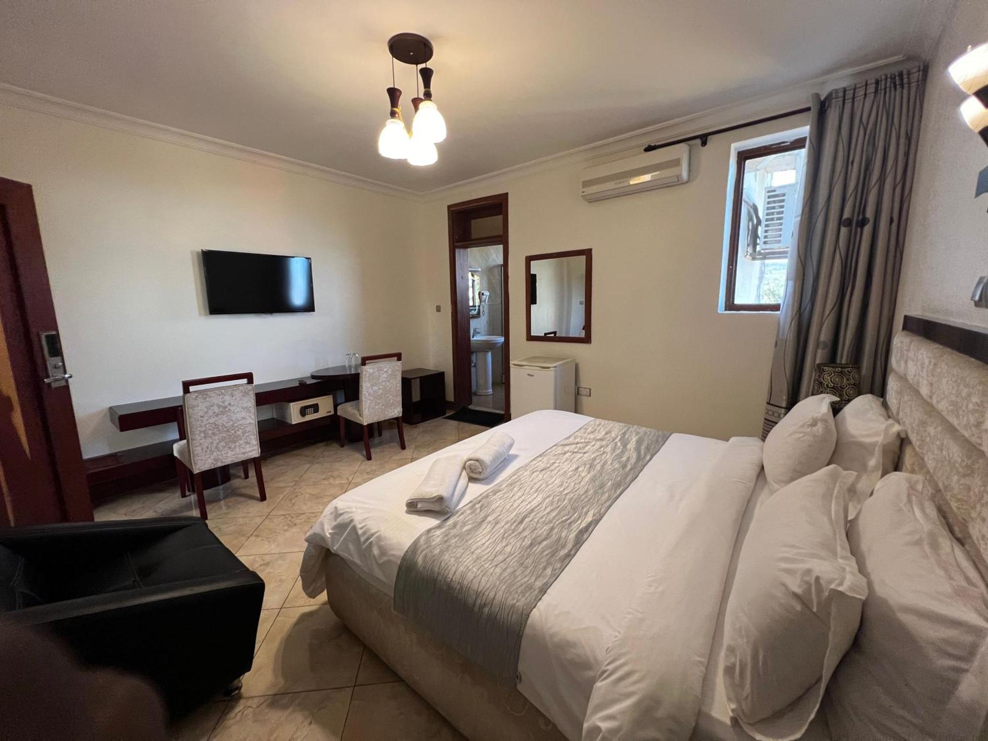 Nejobugg Palace Hotel Nkoanrua Екстериор снимка
