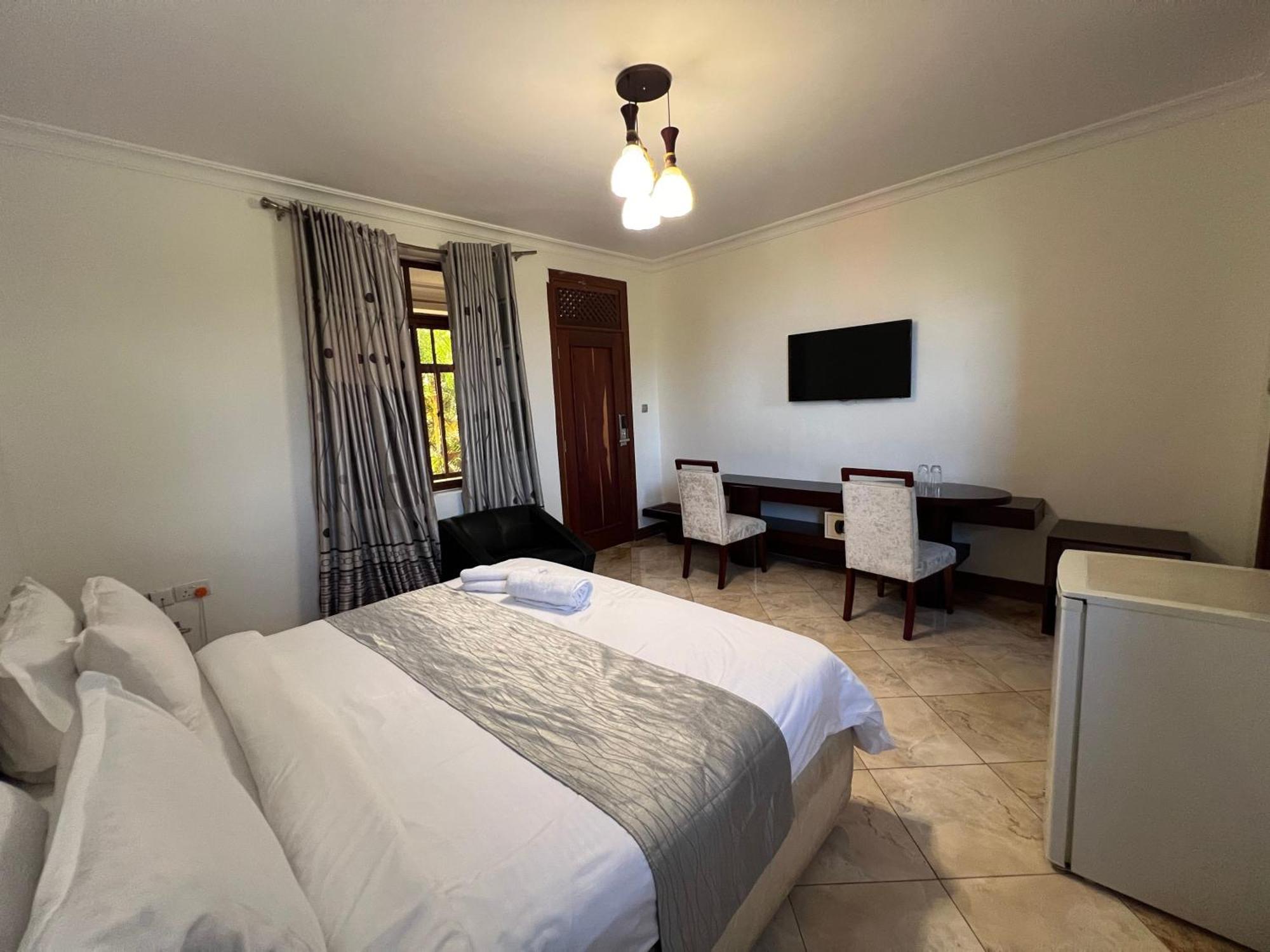 Nejobugg Palace Hotel Nkoanrua Екстериор снимка