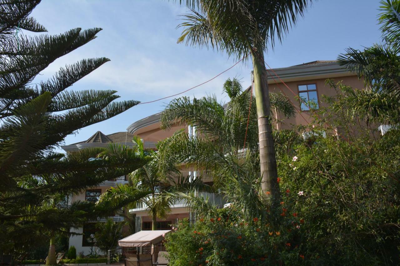 Nejobugg Palace Hotel Nkoanrua Екстериор снимка