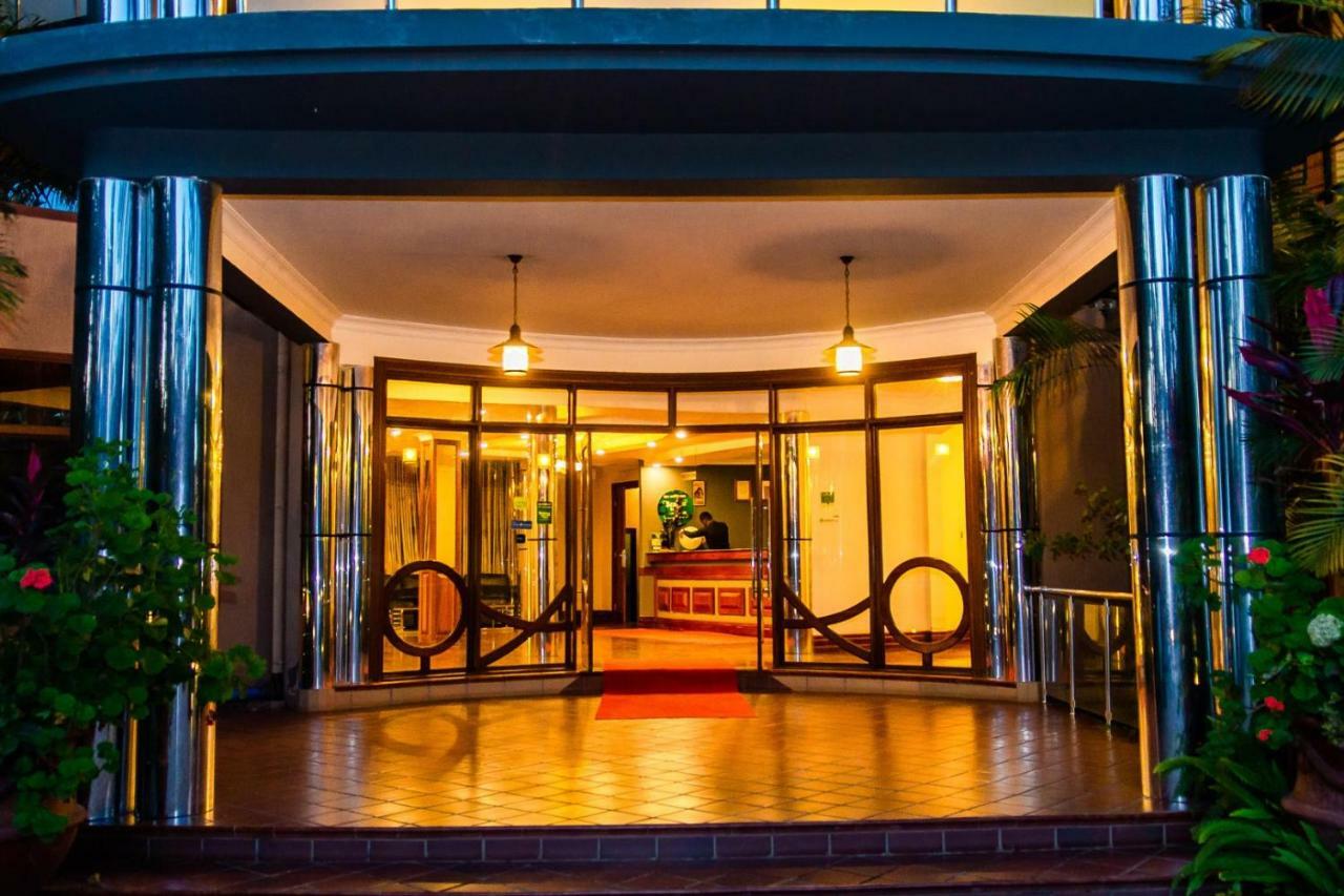 Nejobugg Palace Hotel Nkoanrua Екстериор снимка