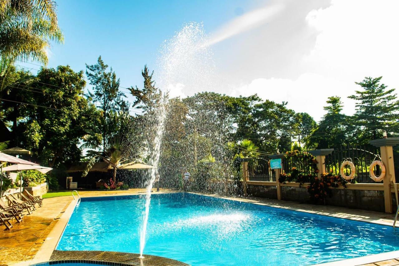 Nejobugg Palace Hotel Nkoanrua Екстериор снимка