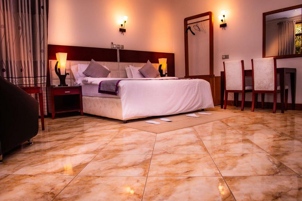 Nejobugg Palace Hotel Nkoanrua Екстериор снимка